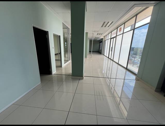 221M² RETAIL TO LET IN KYA SANDS
